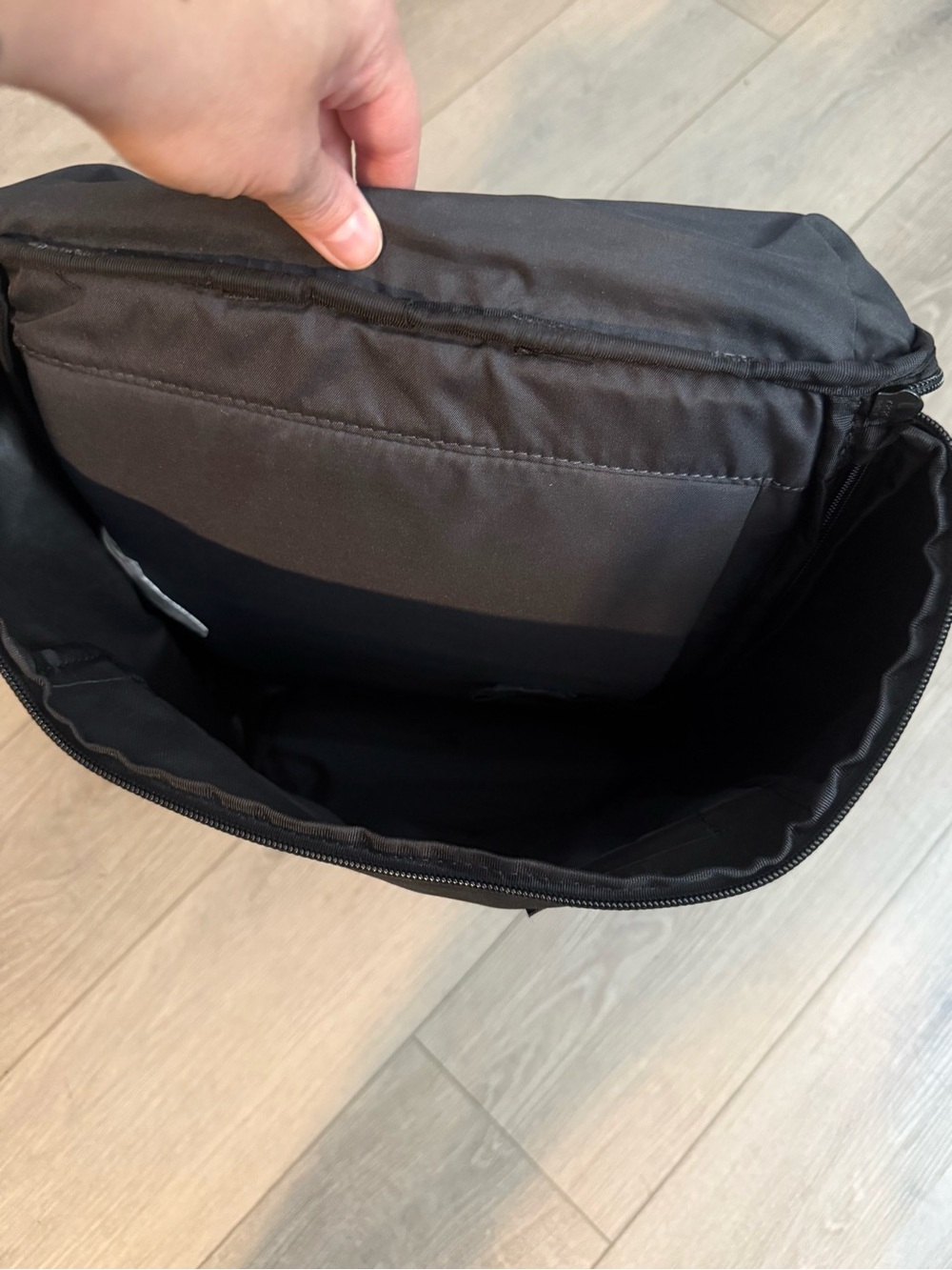 Dakine Black Everyday Backpack - Picture 6 of 9